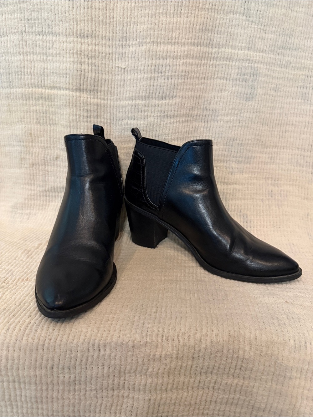 DV by Dolce Vita Frilli Black Chelsea Ankle Boots Women’s Size 8 Block Heel